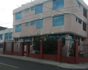 J&E hotel - Ambato - Building