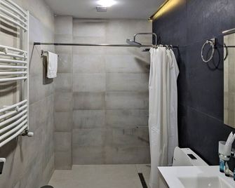 Milky Way - Stepantsminda - Bathroom