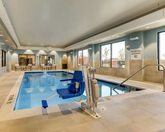 Holiday Inn Express Holly Springs - Raleigh Area By IHG - Holly Springs - Piscina