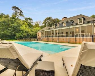Villa Rose Gated Estate Heated Pool Perfect for Gatherings - Lithonia - Pool