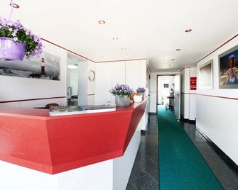 Hotel Zum Eisenhammer - Oberhausen (Nordrhein-Westfalen) - Front desk