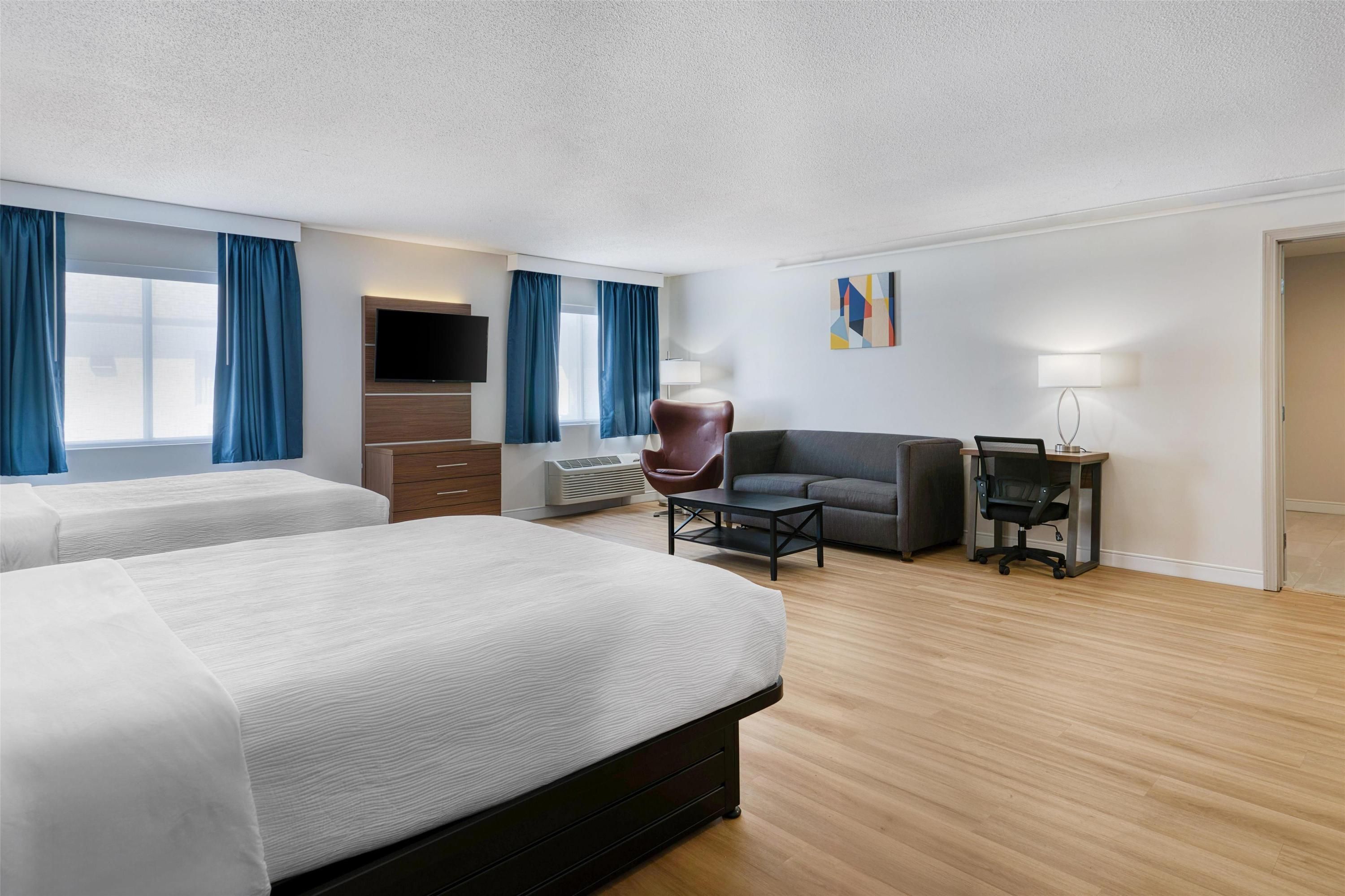 Baldwin Inn & Suites, SureStay Collection by Best Western - West Springfield - Habitación