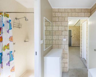 Brackley Hatch - Yamba - Ванна кімната