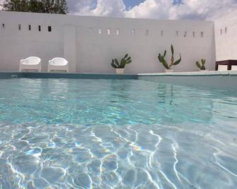 Mazzara Farm - Manduria - Piscina