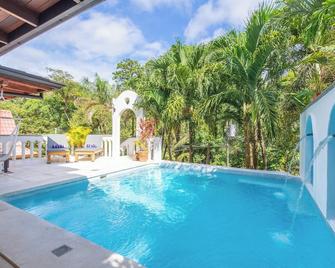 Casa Vitality Bed and Breakfast - Playa Guiones, Nosara - 4 Minute Walk to the Beach - Nosara
