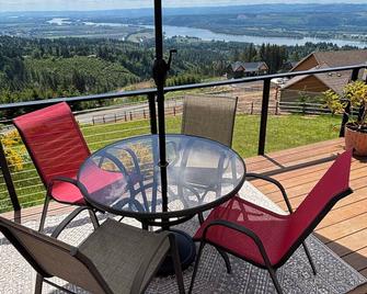 Columbia River Valley Eagle's Nest Private Guest Apartment - Kalama - Balcón