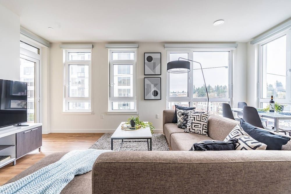 2br | Balcony, Views, Gym | Bellevue | Sophari B - בלביו - סלון