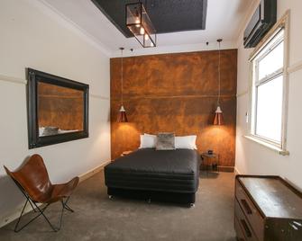 Indulge Apartments - The Urban Collection - Mildura - Bedroom