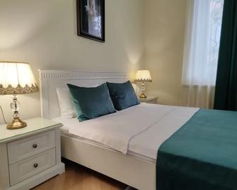 Crown Hotel - Kutaisi - Quarto