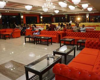 Suncity Hotel & Restaurant - Hisar - Lounge