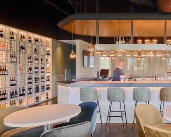 Garner Hotel Maastricht By IHG - Maastricht - Bar