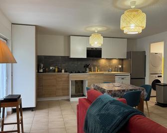 2 Rooms of 38m2 air-conditioned, Wifi, parking in the heart of Livron - Livron-sur-Drôme - Cuisine
