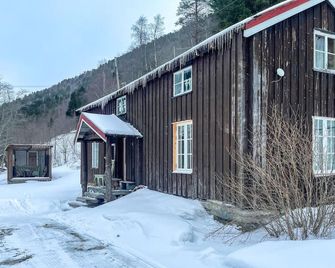 Beautiful Home In Gjøra With Wifi - Sunndalsora - Edificio