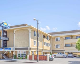 Days Inn by Wyndham Eureka CA - Eureka - Edificio