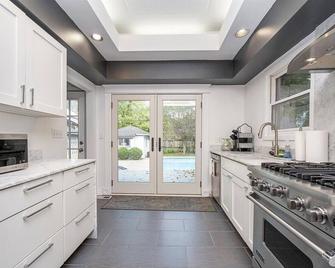 Broad Ripple Villa w/ Pool - Indianapolis