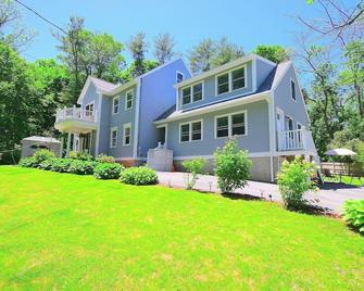 1 Mile from Cranes Beach - Ipswich - Building