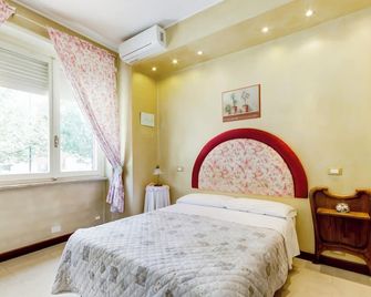 Hotel Original - Turin - Bedroom