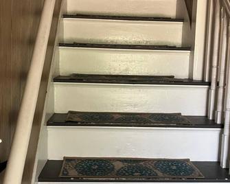 Lots of Space for a Great Price! Barre VT! - Barre - Stairs