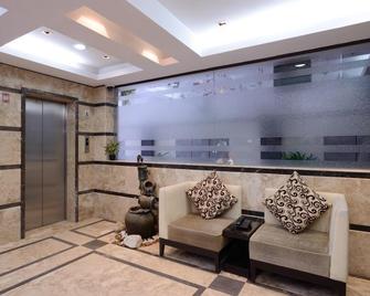 Golden Apple Boutique Hotel - Calcuta - Lobby