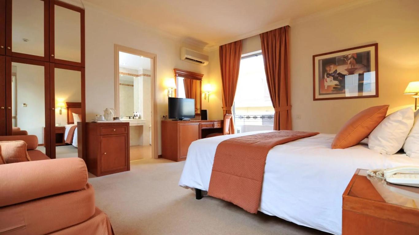 Athens Atrium Hotel & Jacuzzi Suites