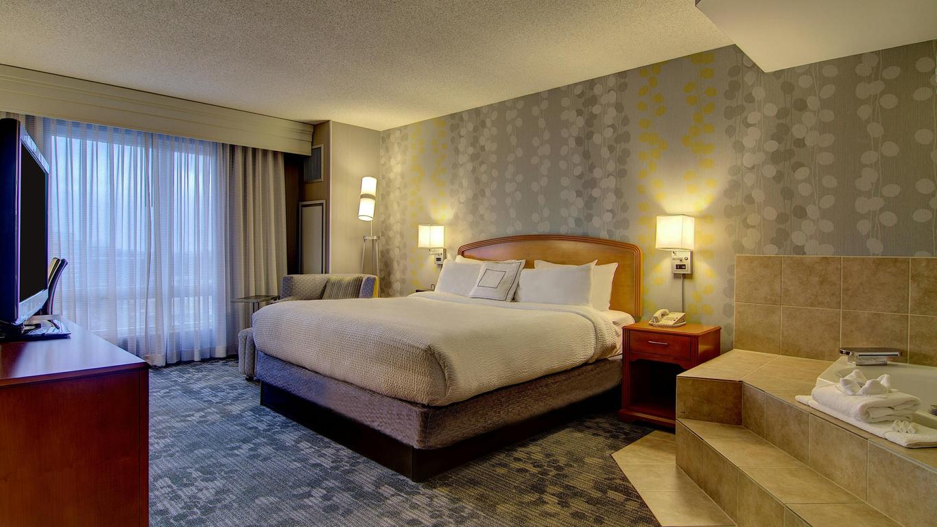 Courtyard by Marriott Tysons McLean