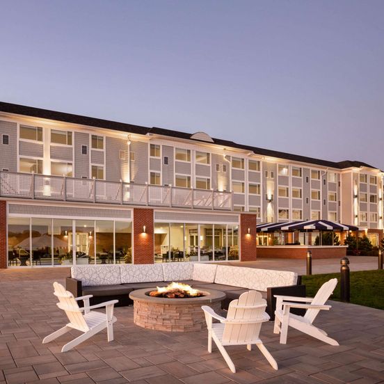 Wyndham Newport Hotel image 1