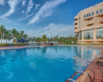 Crowne Plaza Resort Salalah By IHG - Salalah - Uima-allas