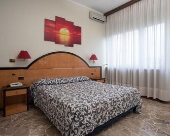 H&L Hotel - Cinisello Balsamo - Slaapkamer