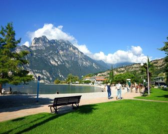 Residenza Il Cavaliere del Lago - Happy Rentals - Riva del Garda - Schlafzimmer