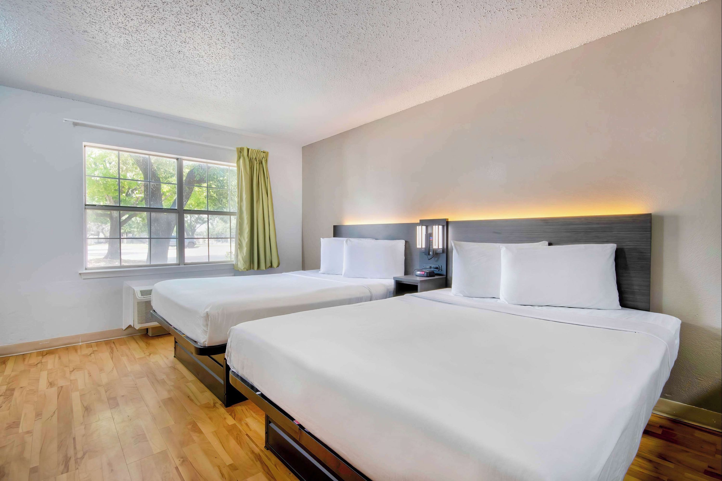 Studio 6 San Antonio, Tx - Six Flags - San Antonio - Bedroom