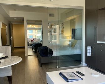 Apartment fully furnished in the hart of Toronto Yorkville close to University.. - Richmond Hill - Bedroom