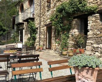 Cascina Bertolotto Wine Resort - Spigno Monferrato - Patio
