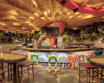 Skyline Hotel & Waterpark - ניאגרה פולס - בר