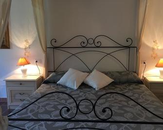 Tuscany villa in the etruscan Coast near seaside ideal for 20 persons - Sassetta - Camera da letto