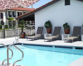 Regency Inn - Vallejo - Pool