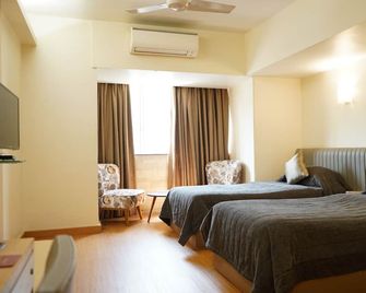 Diplomat Hotel - Bombay