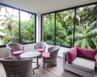Valmer Resort - Baie Lazare