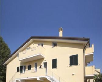 B&b Gigi' - Massa - Gebäude
