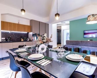 Green Lux-Via Canalino- Pass Ztl Parking Wifi - Modena - Phòng ăn