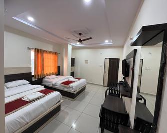 Sri Bhavya Residency - Bhadrāchalam - Bedroom