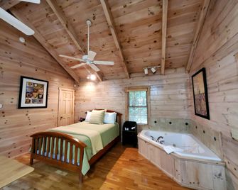 Tranquil Riverside Cabin Haven Near New River, Virginia - Galax - Bedroom