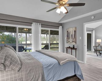 April Point Dr. N - Montgomery - Bedroom