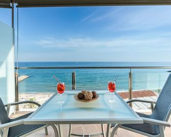 Hotel Calipolis - Sitges - Balkong