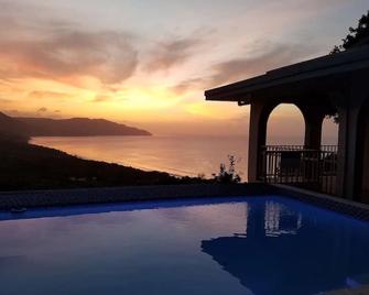 Private St. Croix home with sunset views overlooking beautiful Cane Bay - Kingshill - Piscina