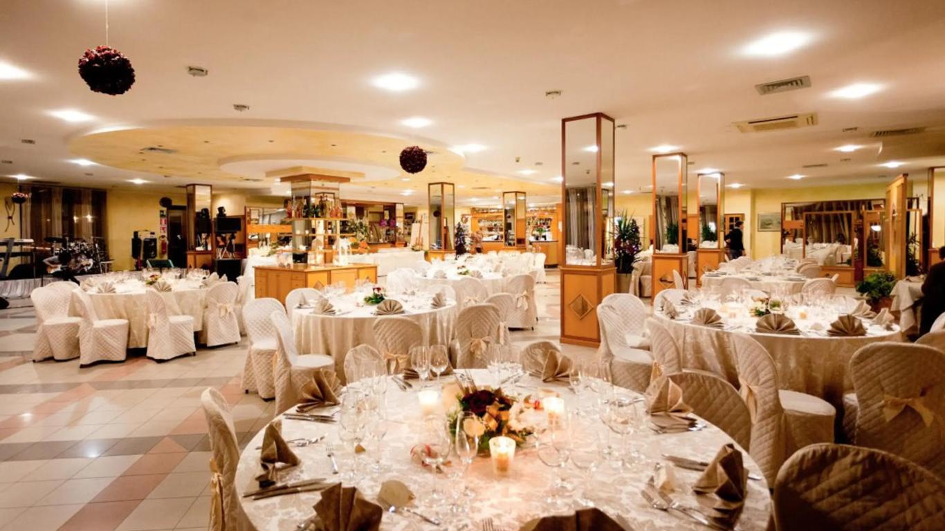 Demy Hotel