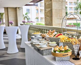 Twin Lakes Hotel - Tagaytay