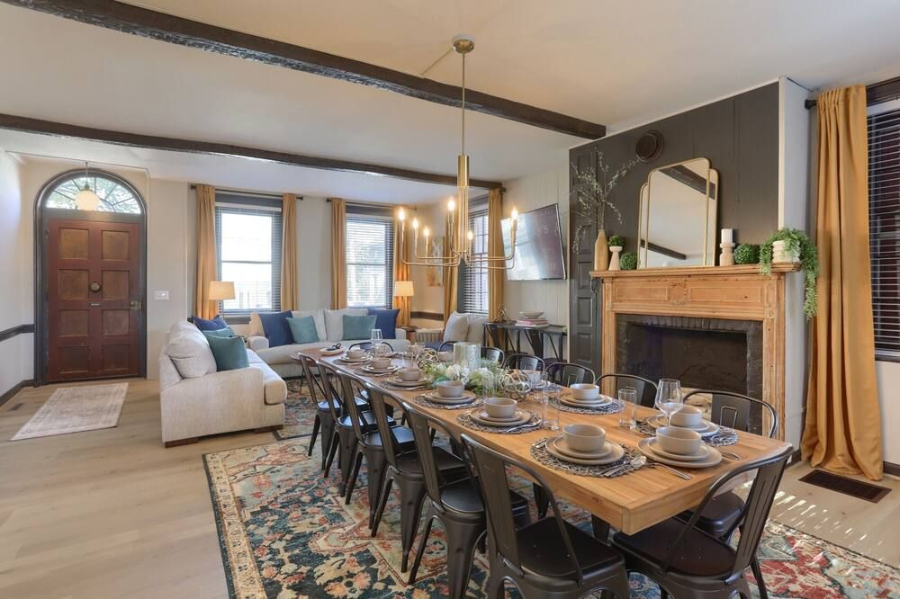 3 Levels w/ Gameroom, Firepit, Grill Near Hershey Walkable To Restaurants & Bars