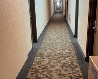 Almac Hotel - Lac La Biche - Gang