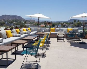 هوتل كاتدرال - لاباز - شرفة مرصوفة