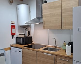 Casa térrea com 2 suites e cozinha completa - RC - Porto - Kitchen